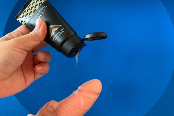Mỗi lần sử dụng với một lượng gel vừa đủ