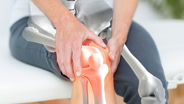 Ngày nay, những cơn đau khớp không chỉ là nỗi sợ hãi của những người ở tuổi trung niên, mà đang dần trẻ hóa với số lượng ngày càng gia tăng